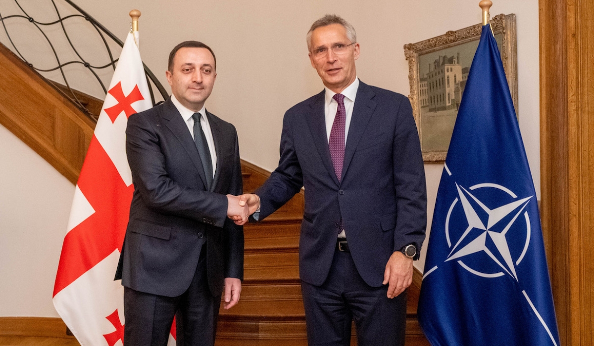 NATOとジョージアが協力関係を確認