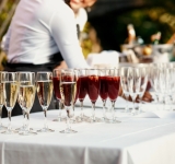 役所内のイベントに数十万ユーロ支出？