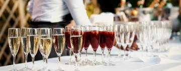 役所内のイベントに数十万ユーロ支出？