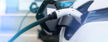 電動車が初の逆転。軽油は価格高騰
